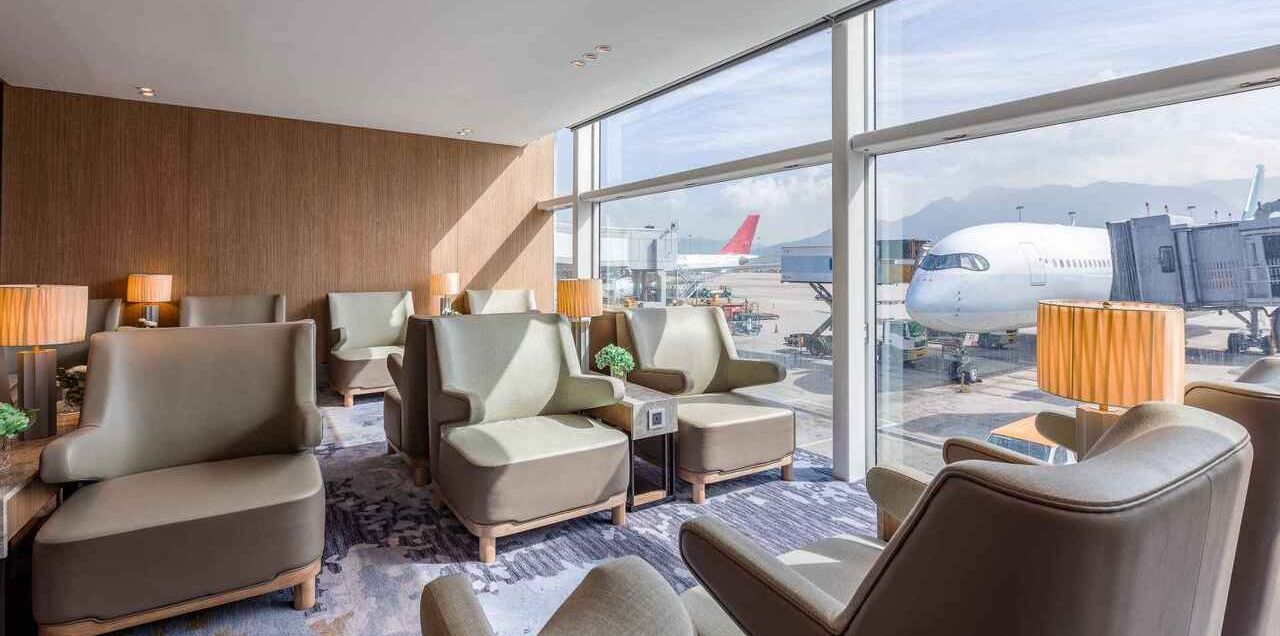 Посетите новый зал ожидания Эмирейтс в международном аэропорту Гонконга